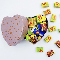 Асорті жуйок Love is у коробочці «Heart», лілова придбати в інтернет-магазині Супер Пуперс