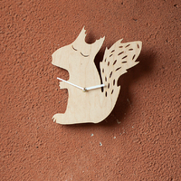 Деревянные часы «Белочка»