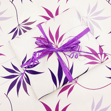 Упаковка в подарунковий папір «Purple leaves» придбати в інтернет-магазині Супер Пуперс