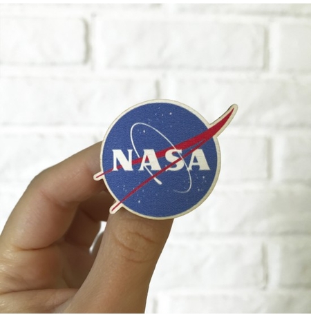 Купить Значок «NASA» по цене 49 грн с доставкой в Киеве и по Украине