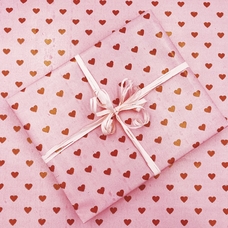 Упаковка в подарунковий папір «Red hearts» придбати в інтернет-магазині Супер Пуперс