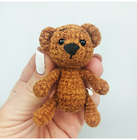 Іграшка з пряжі «Крихітка ведмедик»