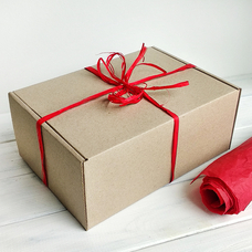 Подарочная коробка «Крафтовая», с красной тишью купить в интернет-магазине Супер Пуперс