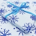 Упаковка в подарочную бумагу «Снежинки»