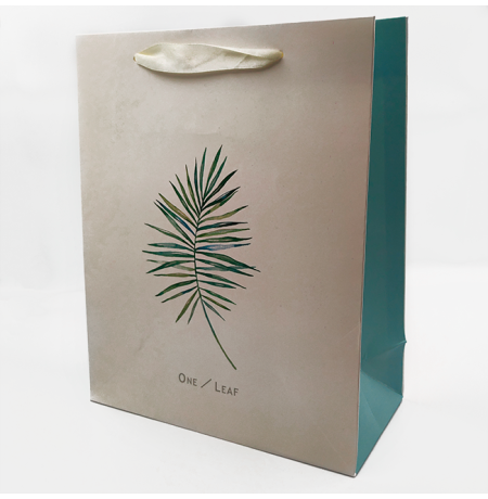 Подарочный пакет «One/Leaf» (palm) 32x26x12 см