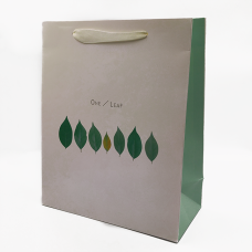 Подарунковий пакет «One/Leaf» (leaves) 32x26x12 см придбати в інтернет-магазині Супер Пуперс