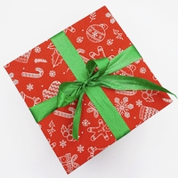 Подарункова коробка «Новорічні візерунки», червона 18х18х12 см