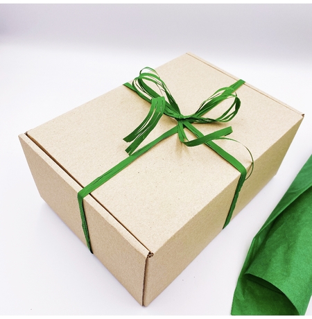 Подарункова коробка «Крафтова», з зеленою тишью