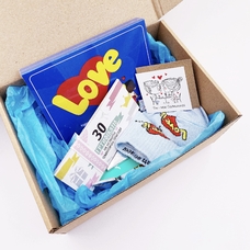 Подарочный набор «Любовь это...» купить в интернет-магазине Супер Пуперс
