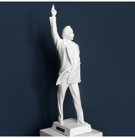 Белая гипсовая статуэтка Вячеслава Черновола