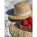 Соломенная шляпа с белой лентой