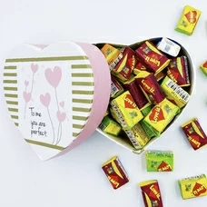 Ассорти жвачек Love is в коробочке «To me you are perfect» купить в интернет-магазине Супер Пуперс