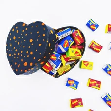 Ассорти жвачек Love is в коробочке «Heart», чёрная купить в интернет-магазине Супер Пуперс