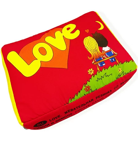 Подушка "Love is", червоний